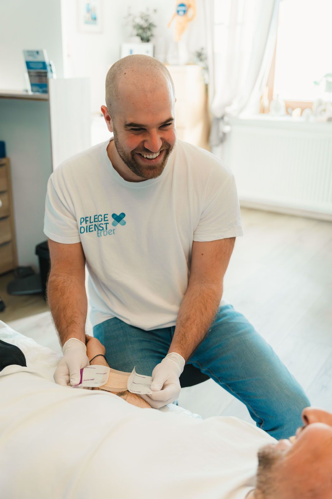 Wundversorgung durch DGKP Christian Erber